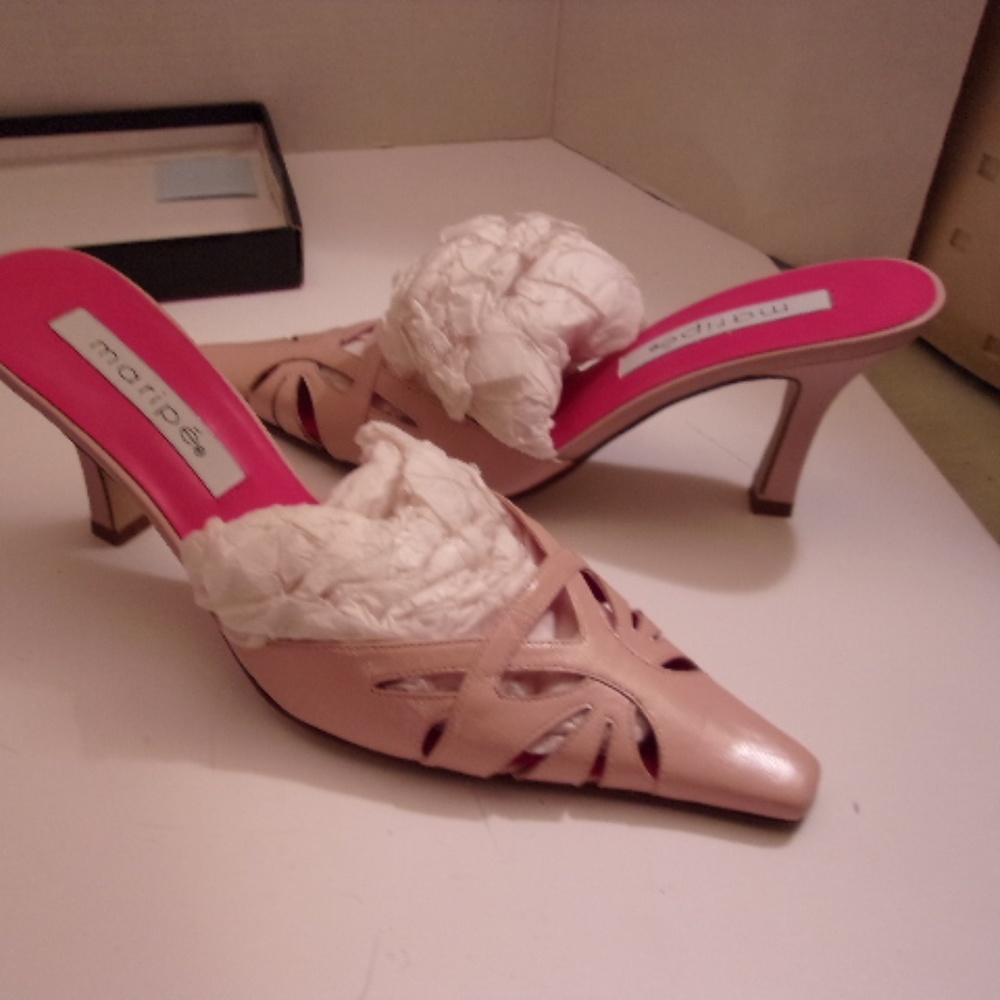 NIB MARIPE LOVELY HEELS SZ 7.5 MED
